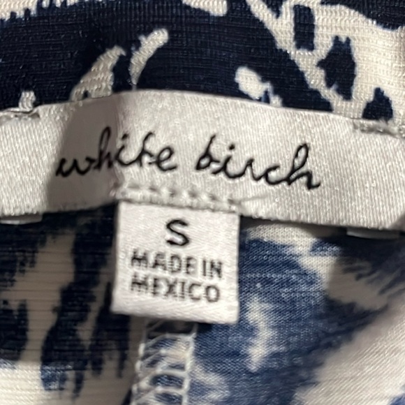 EUC White Birch Top- so cute blue/ white abstract floral print Sz S - Picture 8 of 9